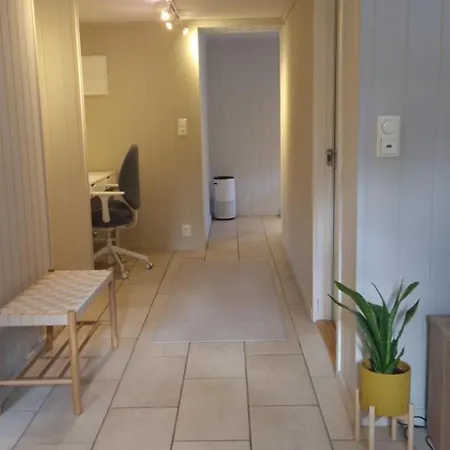 Cozy Apt 5Min To Sandvika & Dnv With Free Parking דירה