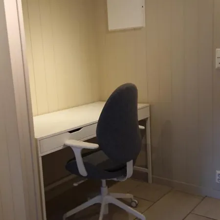 Cozy 5min To & Dnv With Free Parking Apartment