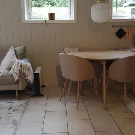 Leilighet Cozy Apt 5Min To Sandvika & Dnv With Free Parking *